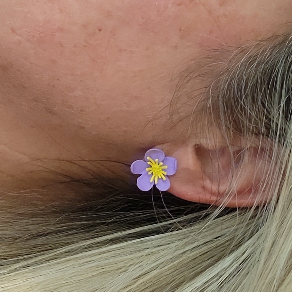 🔥LAST PAIR🔥 VIOLET FLOWER STUD EARRINGS